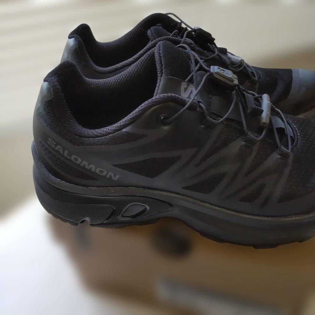 SALOMON.ブラックスニーカー