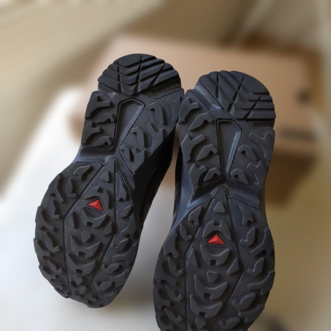 SALOMON.ブラックスニーカー