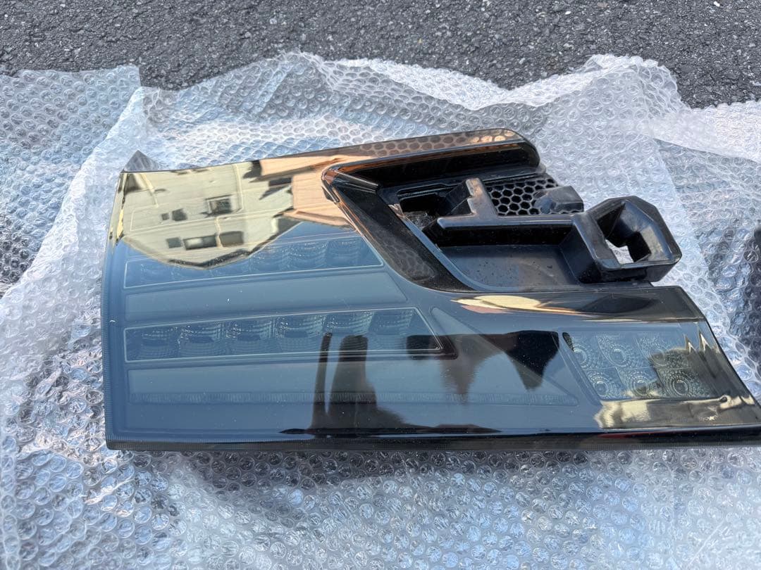 【Y】ヴァレンティ　30ヴェルファイア前期　テールランプ