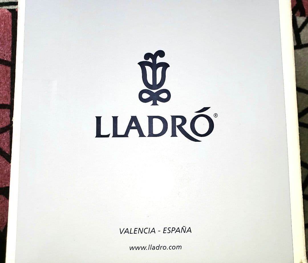 リヤドロ人形　うさぎと仲良し　(元箱付き)　製造終了品　メモパッド付き