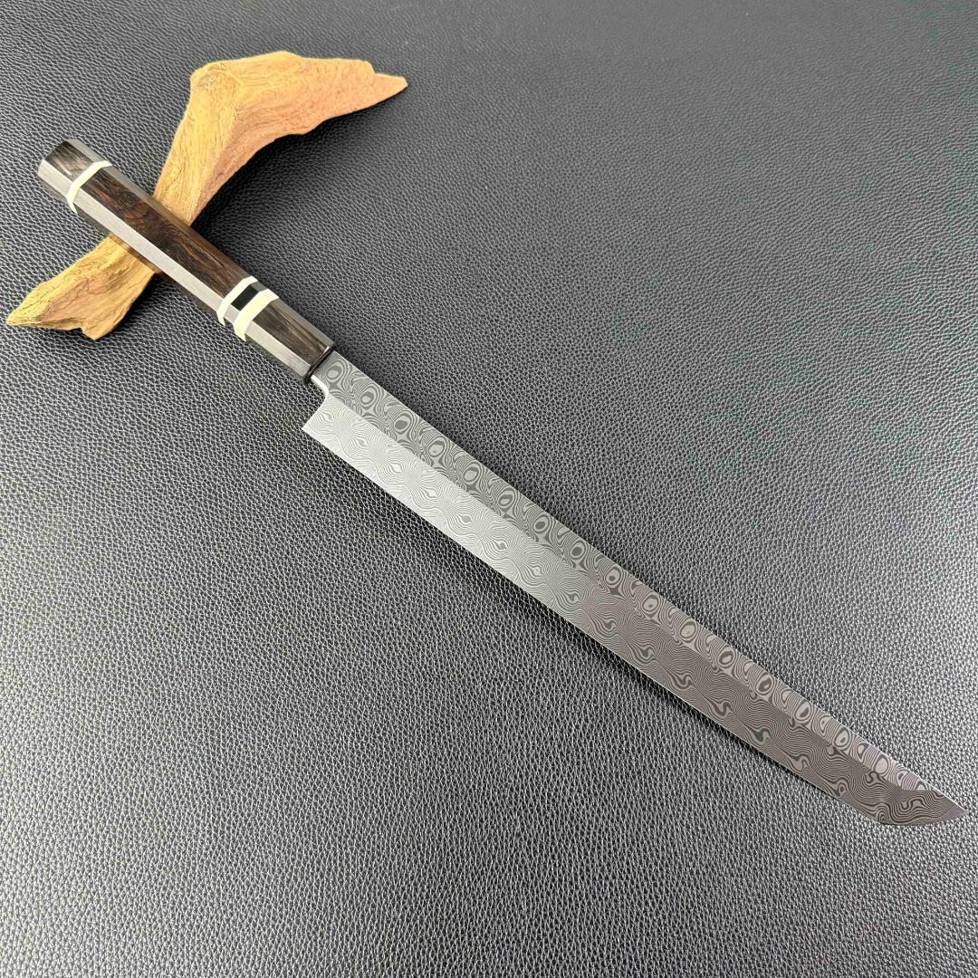 10083新品 ダマスカス先丸包丁 尺 渦刃紋105層 黒檀黒水牛白三本巻八角柄