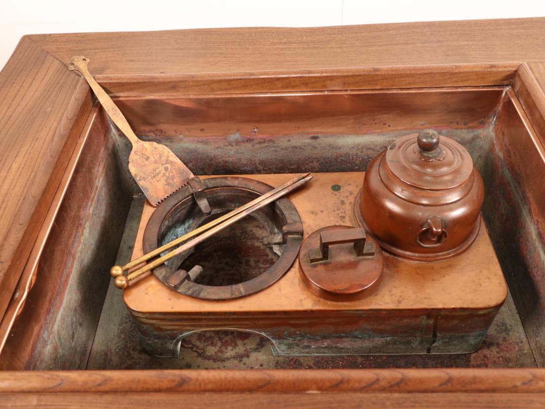 BE419　時代家具　関西火鉢　３尺　天板厚５㎝　純銅製 酒燗器 火箸 灰ならし