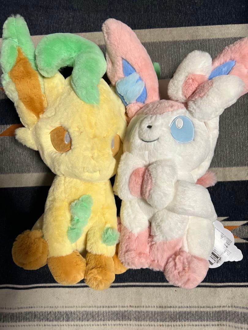 ふわふわ抱きぬいぐるみ ニンフィア&リーフィアポケモンセンター