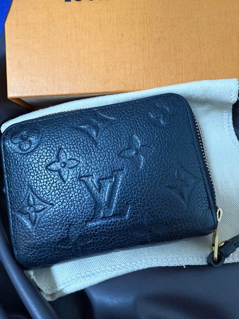 最終値下げルイヴィトンアンプラントジッピーパースノワール　ブラック小銭入れ