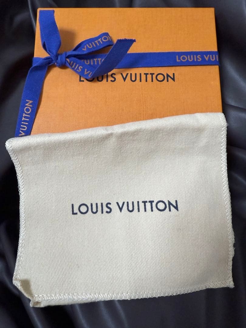 最終値下げルイヴィトンアンプラントジッピーパースノワール　ブラック小銭入れ