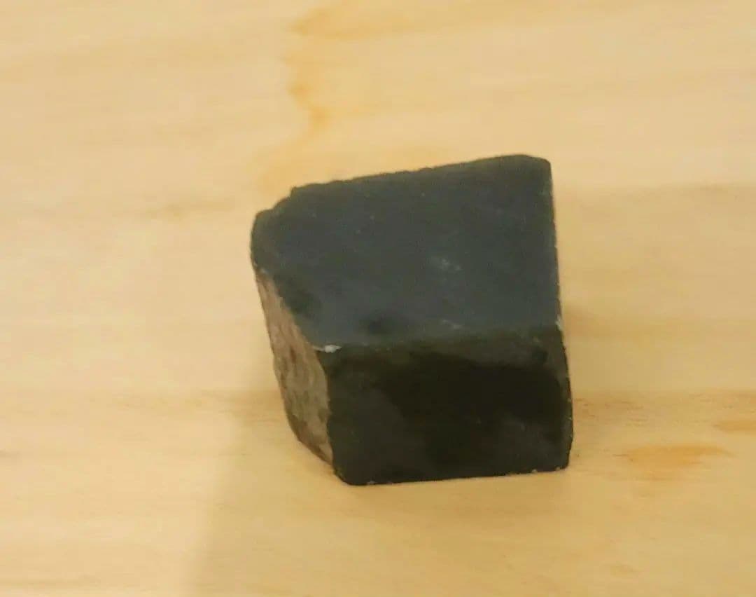 月末特価！開催中！糸魚川翡翠　原石