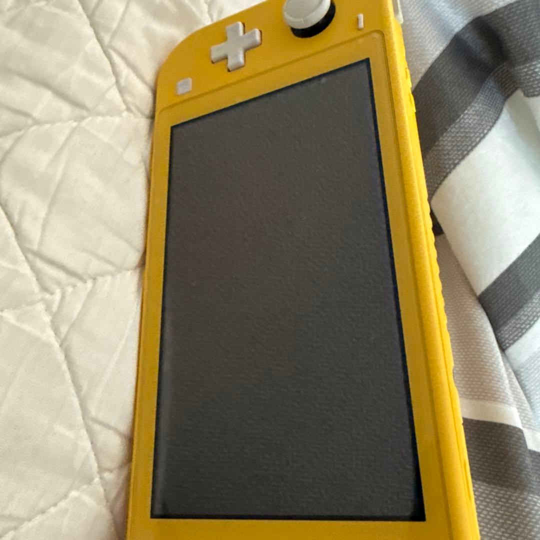 Nintendo Switch Lite イエロー　箱　充電器あり
