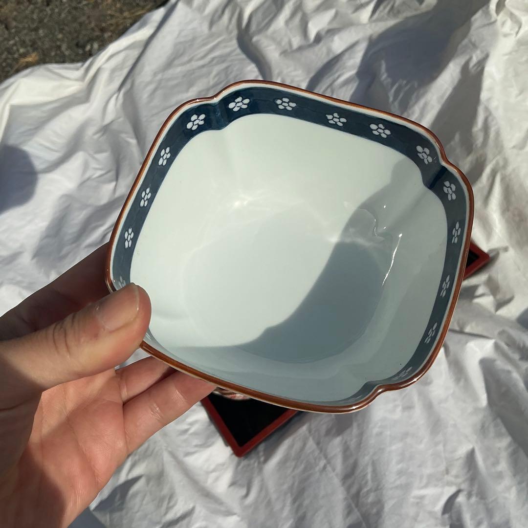 古伊万里様式 有田焼 菊割形小鉢 96個セット - 華やかな和食器コレクション