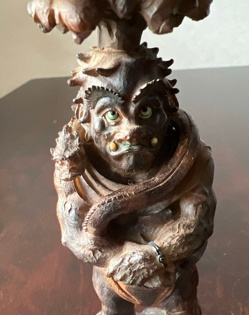 小さいけれど迫力があります　奈良・興福寺の国宝　龍燈鬼立像　レプリカ