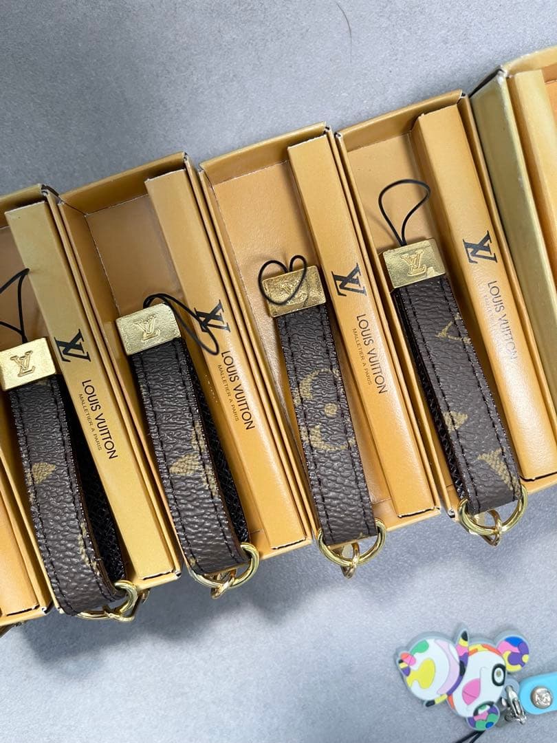 LOUIS VUITTON キーホルダー 8個セット