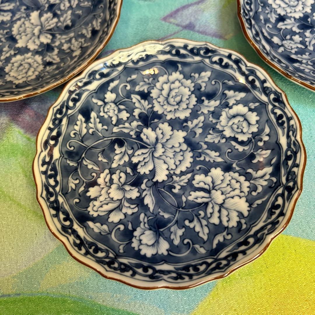 たち吉橘吉　染付花紋　輪花唐草牡丹　大皿/中皿揃え5枚/小皿揃え5枚三種セット