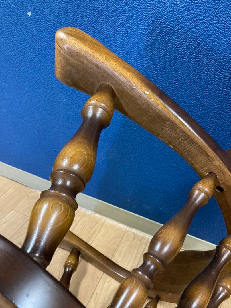 キツツキ　アンティーク調　チェア　ヴィンテージ　ダイニングチェア　アームチェア