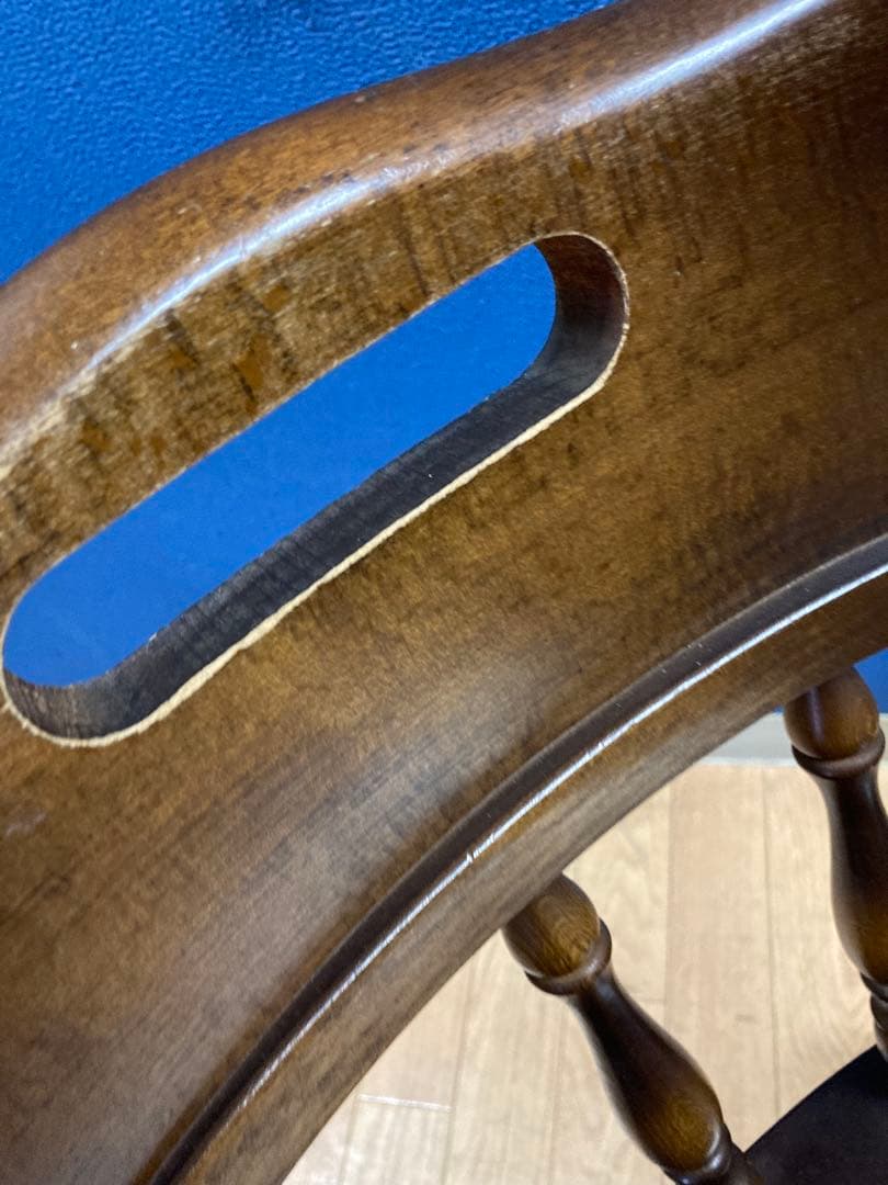 キツツキ　アンティーク調　チェア　ヴィンテージ　ダイニングチェア　アームチェア