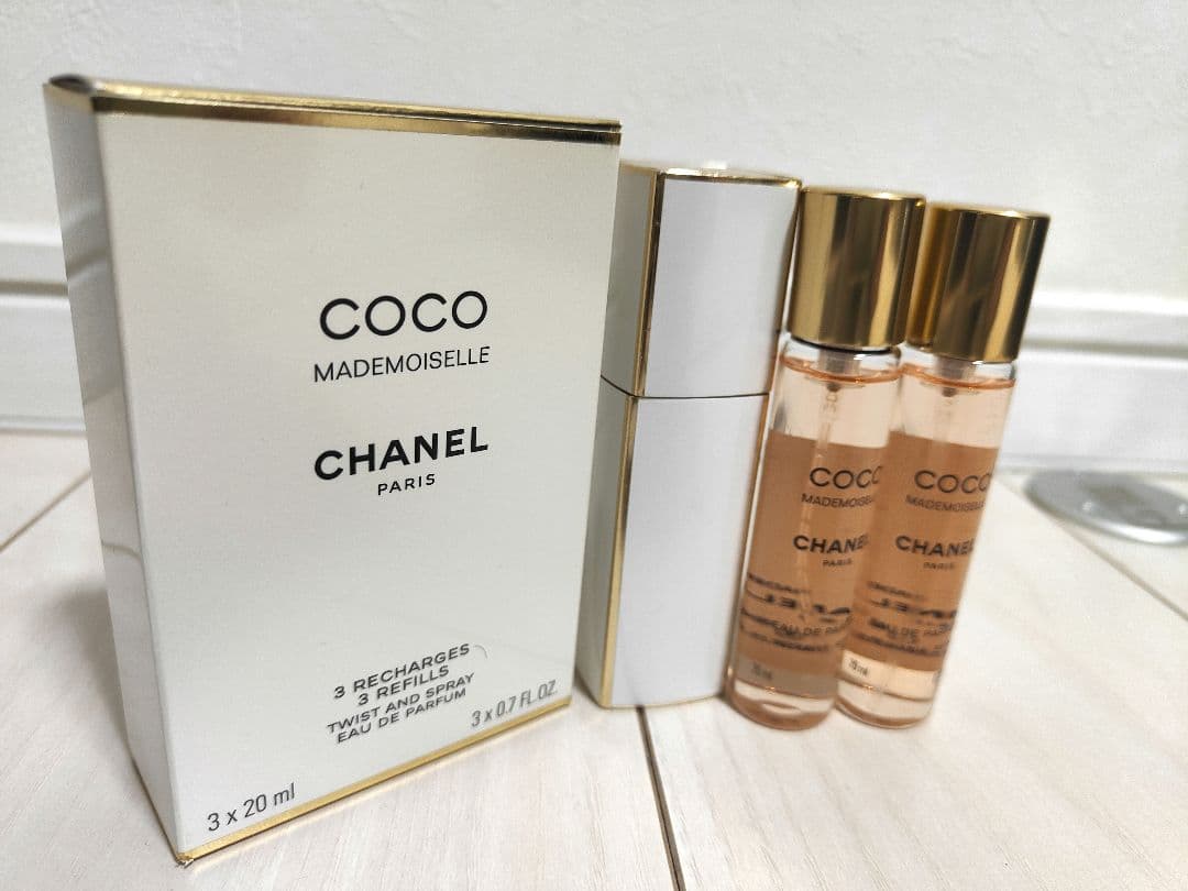 【ほぼ新品】ココマドモアゼル ツイストアンドスプレイ　トラベル用　シャネル