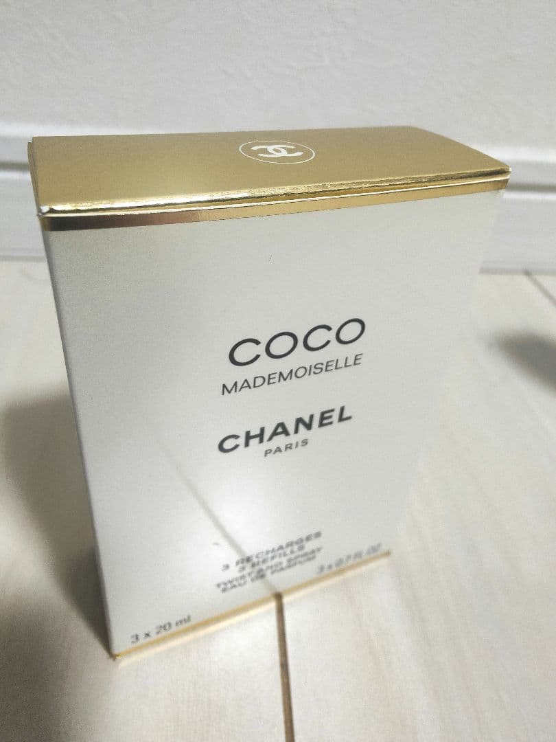 【ほぼ新品】ココマドモアゼル ツイストアンドスプレイ　トラベル用　シャネル