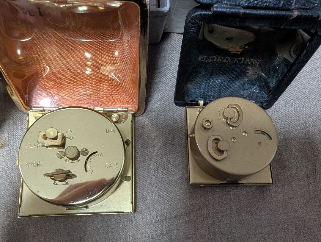 LOAD KING置時計 手巻き式