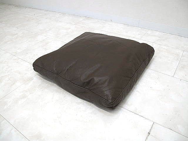 美品　アルフレックス「クアドラ」本革スクエアフェザークッション レザー×フェザー