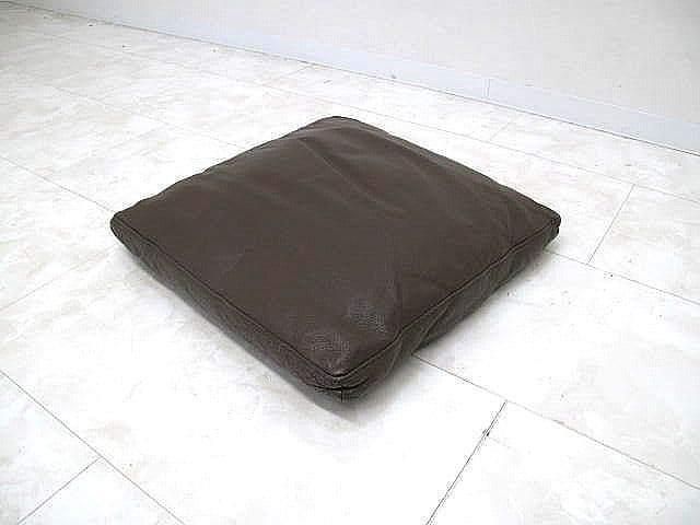 美品　アルフレックス「クアドラ」本革スクエアフェザークッション レザー×フェザー