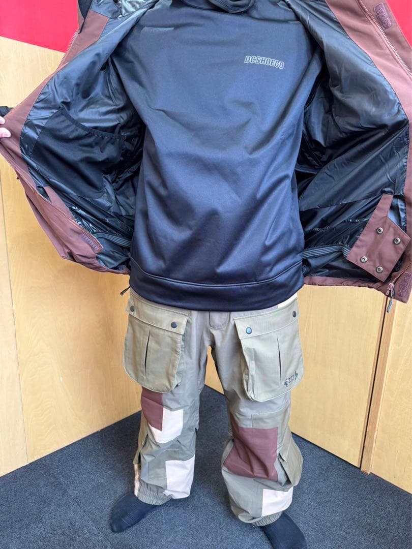 NOMADIK 777スノボーウェア　上下