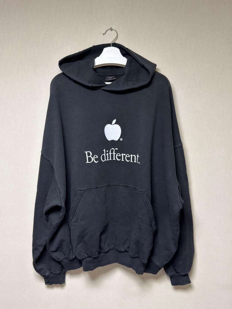 BALENCIAGA Be different フーディー サイズ1