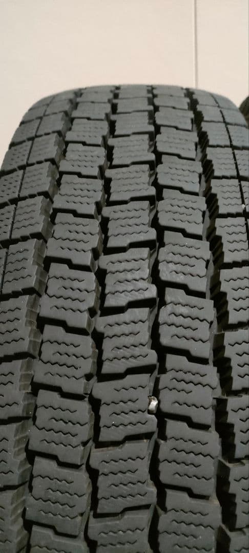 引取限定 ハイエース グッドイヤー スタッドレス 195/80-15