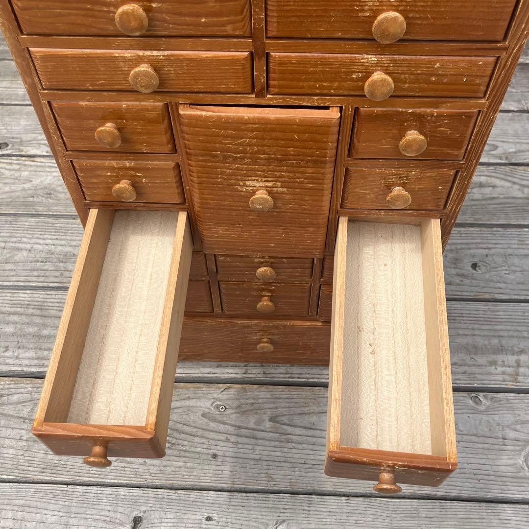 昭和レトロ 木製薬箱 ミニチェスト 箪笥 引き出し収納 引き出し 19杯 9段