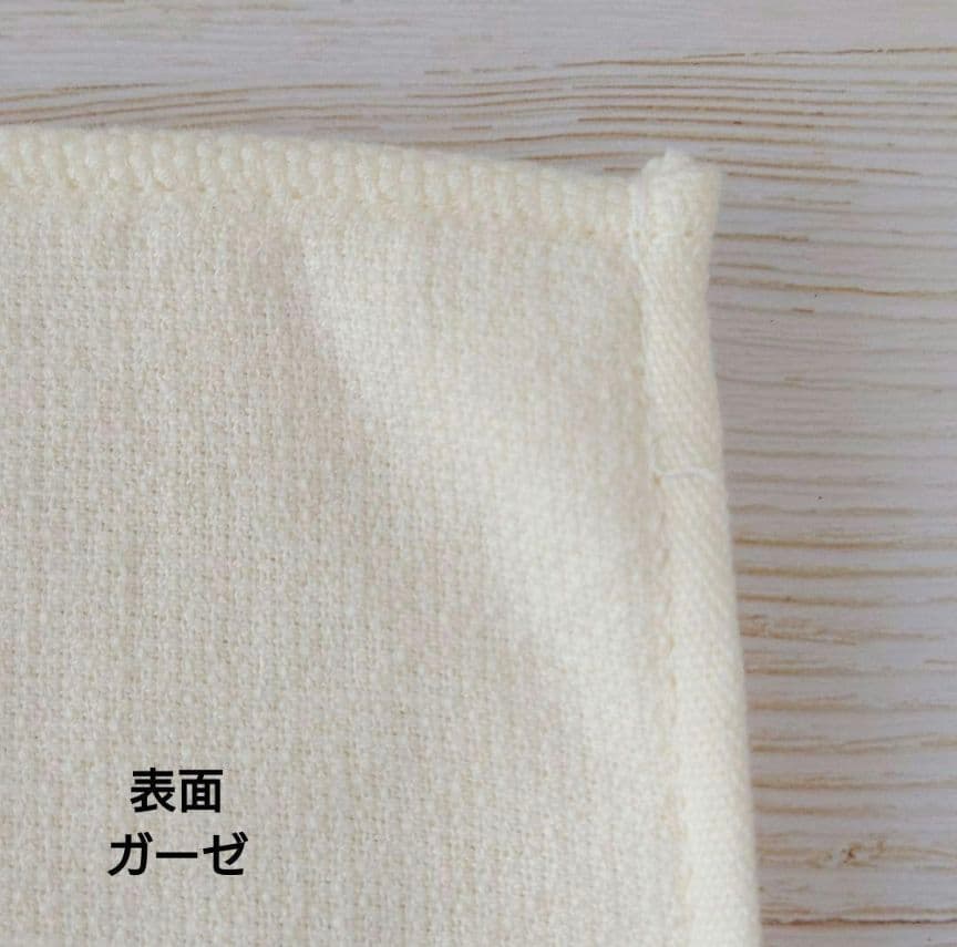 手刺繍入ちっちゃな タオルハンカチ【白猫とフラワーバスケット】