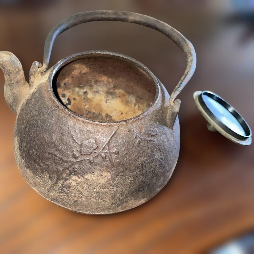 鋳鉄製 花と鳥の彫刻 鉄瓶