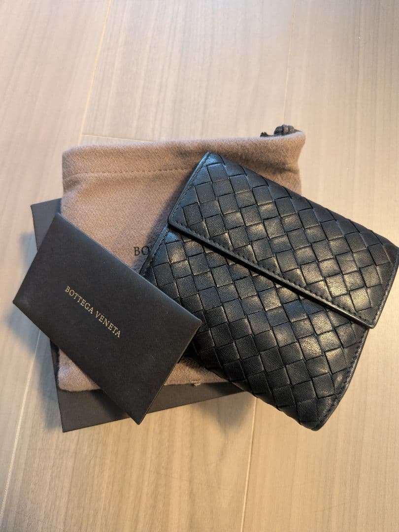 中古　BOTTEGA VENETA 二つ折り財布 ブラック