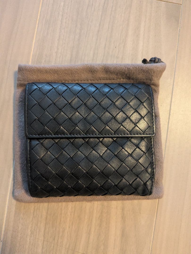 中古　BOTTEGA VENETA 二つ折り財布 ブラック