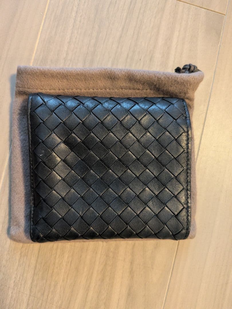 中古　BOTTEGA VENETA 二つ折り財布 ブラック