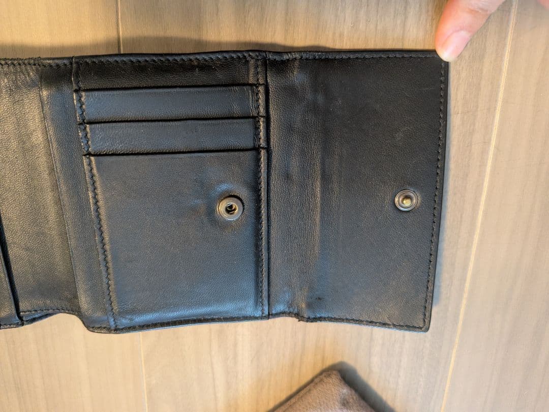 中古　BOTTEGA VENETA 二つ折り財布 ブラック