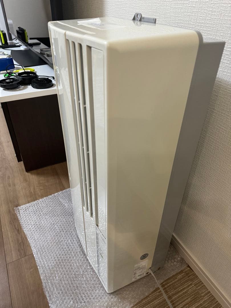CORONAルームエアコン　ウインド型冷房専用　形式名CW-168G