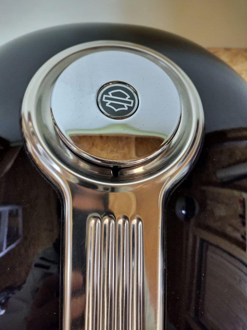 スポーツスター 純正タンク17L（4.5gal）XL883・1200共通