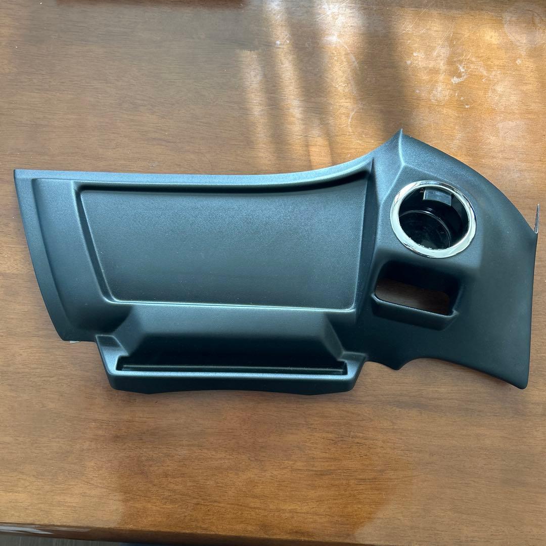 プリウス50ダッシュテーブル