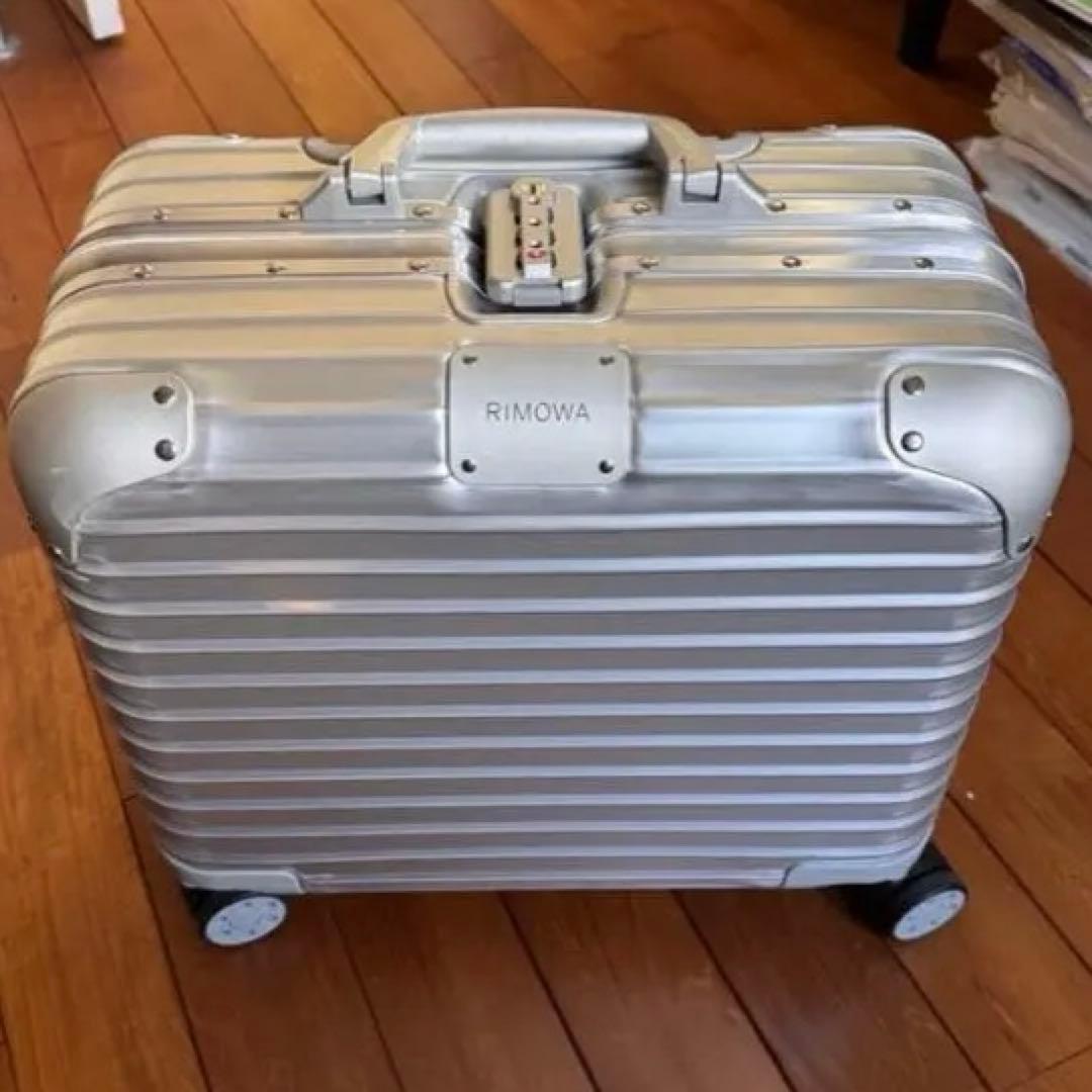 【新品未使用品】RIMOWA オリジナルコンパクト　シルバー　キャリーケース