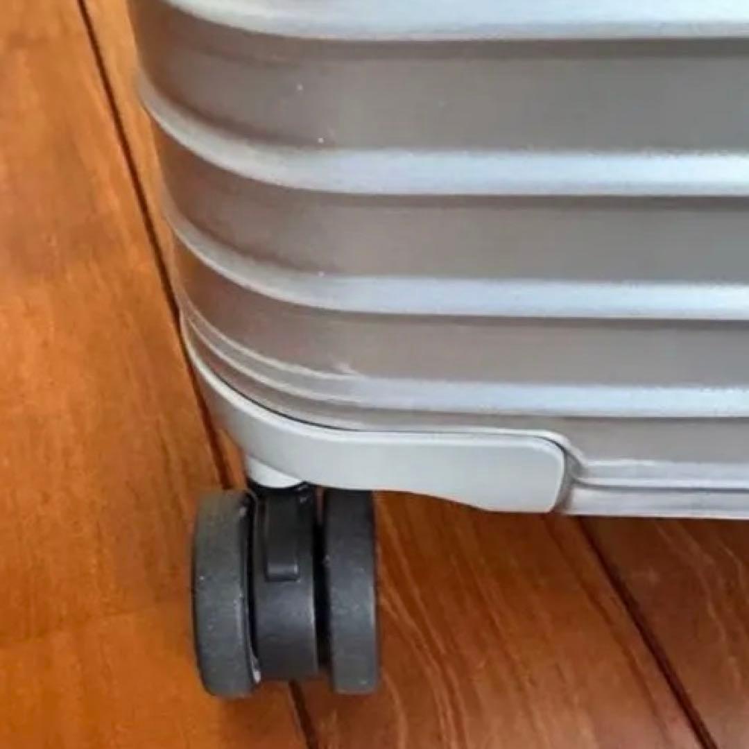 【新品未使用品】RIMOWA オリジナルコンパクト　シルバー　キャリーケース