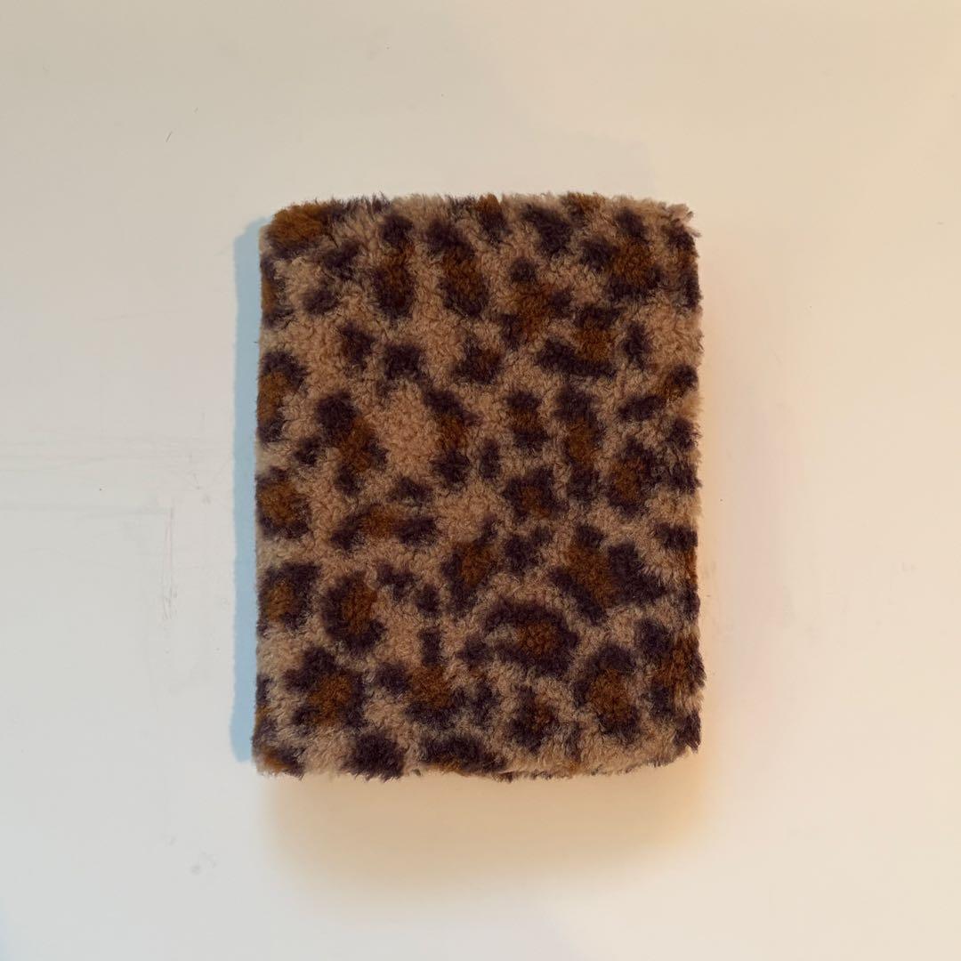 バインダーカバー　レオパード　もふもふ　A6 韓国　貯金