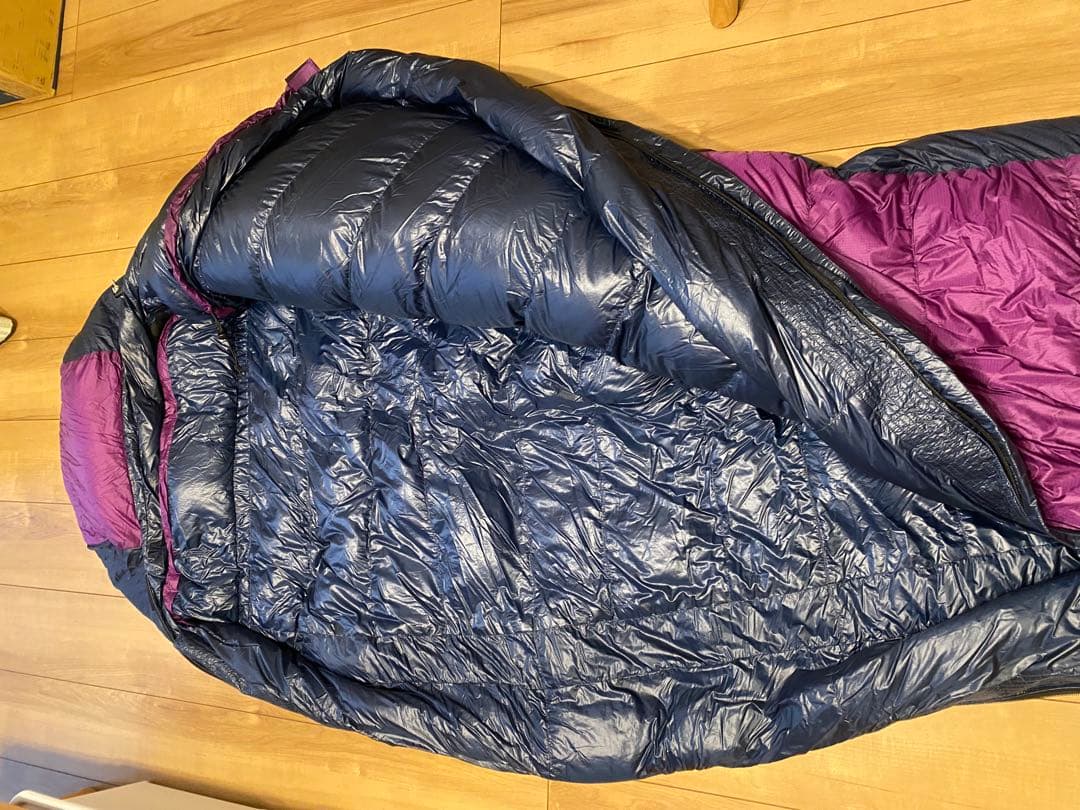 【美品】イスカ　エアドライト860 シュラフ　ストレージバッグ、圧縮袋付き