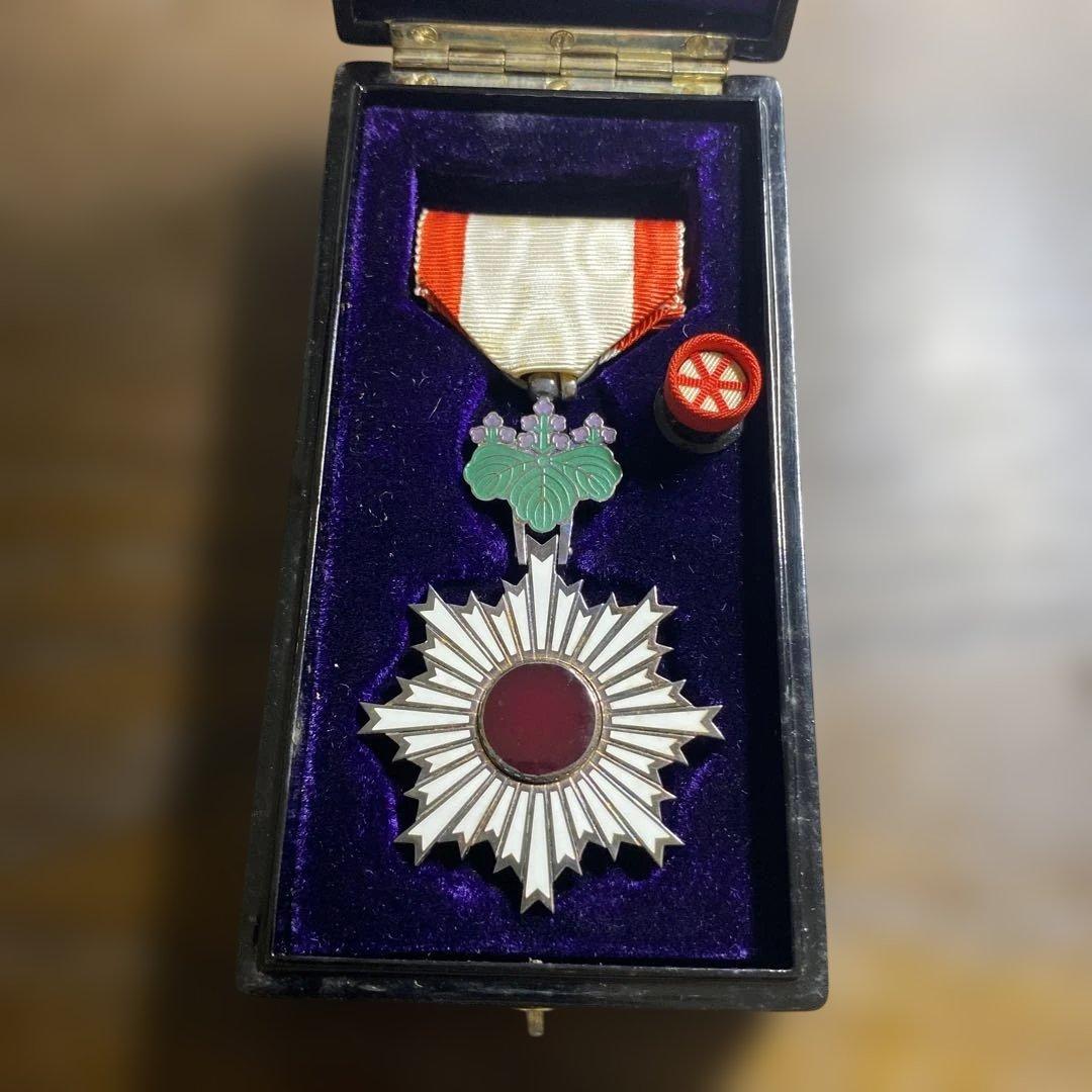 大日本帝国　海軍　中尉　勲章