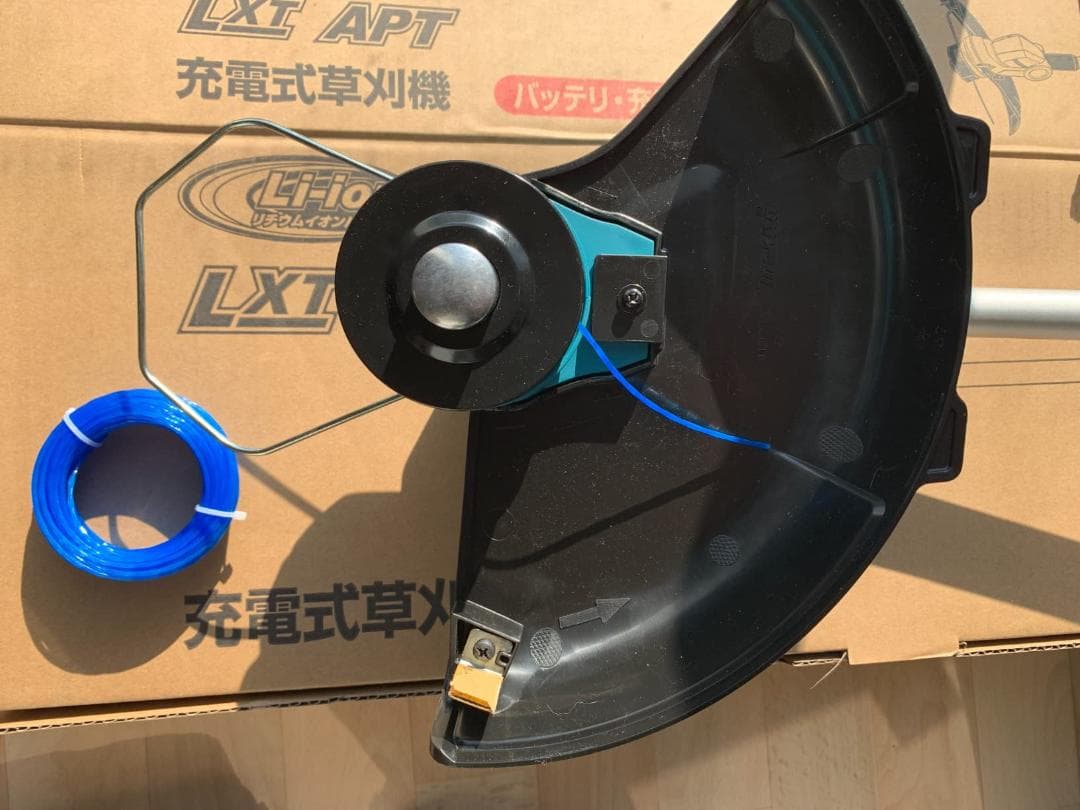 マキタ(Makita) 260mm充電式草刈機 18V バッテリ・充電器別売rm