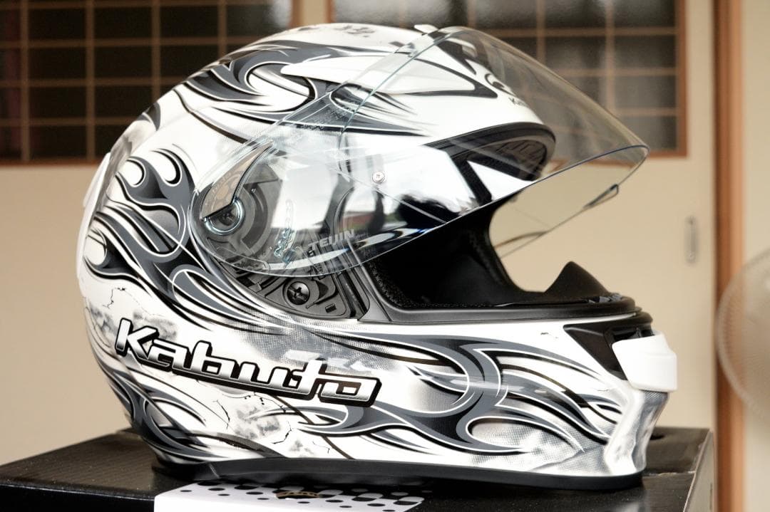 超美品 OGK KABUTO SHUMA FLAME Lサイズ