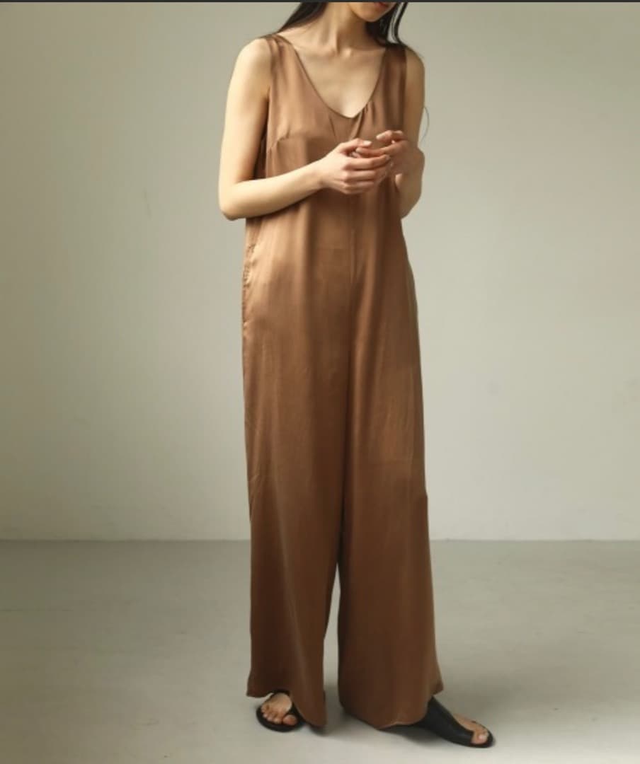 新品タグ付き： TODAYFUL トゥデイフル シルク100%コンビネゾン