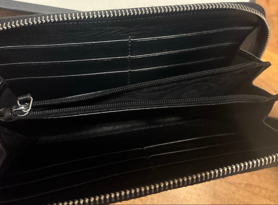 GUCCI ブラックレザー 長財布 GGパターン