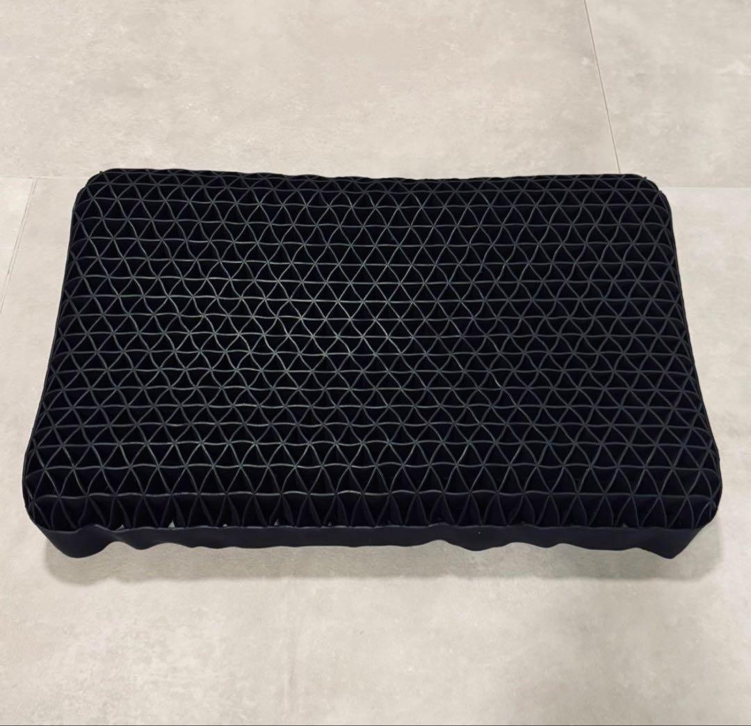 ヒツジのいらない枕　至極　カバー付き