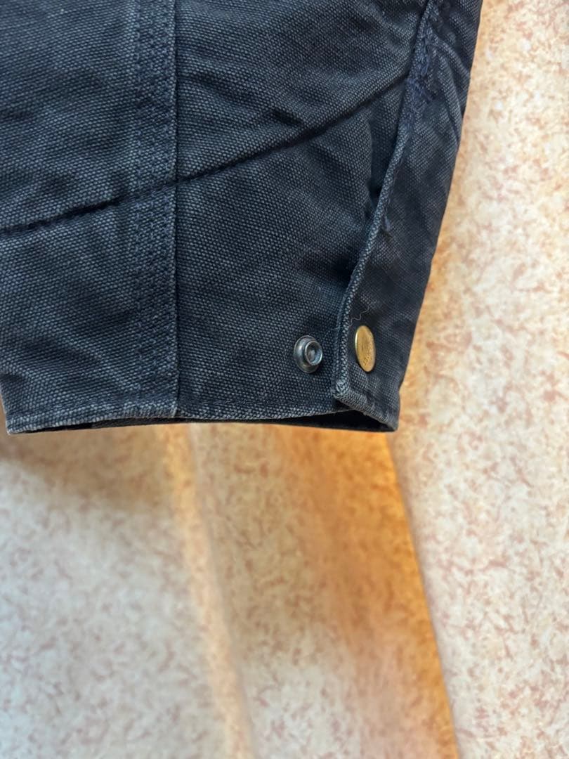 カーハート　デトロイトジャケット　ブラック