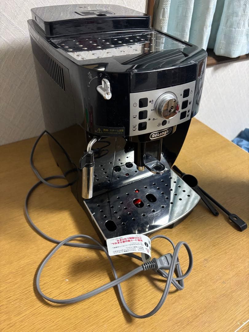 デロンギ　エスプレッソマシン　マグニフィカs