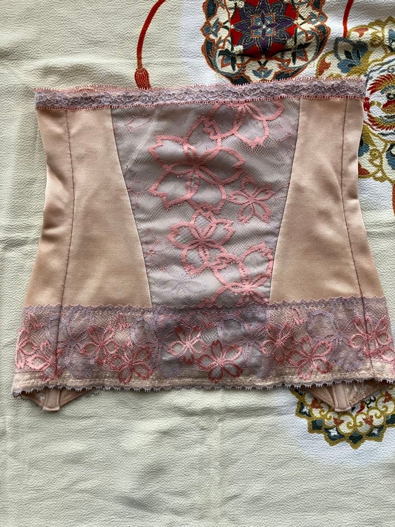 補正下着マルコアヴァンセサクラ3点セットと入れ物