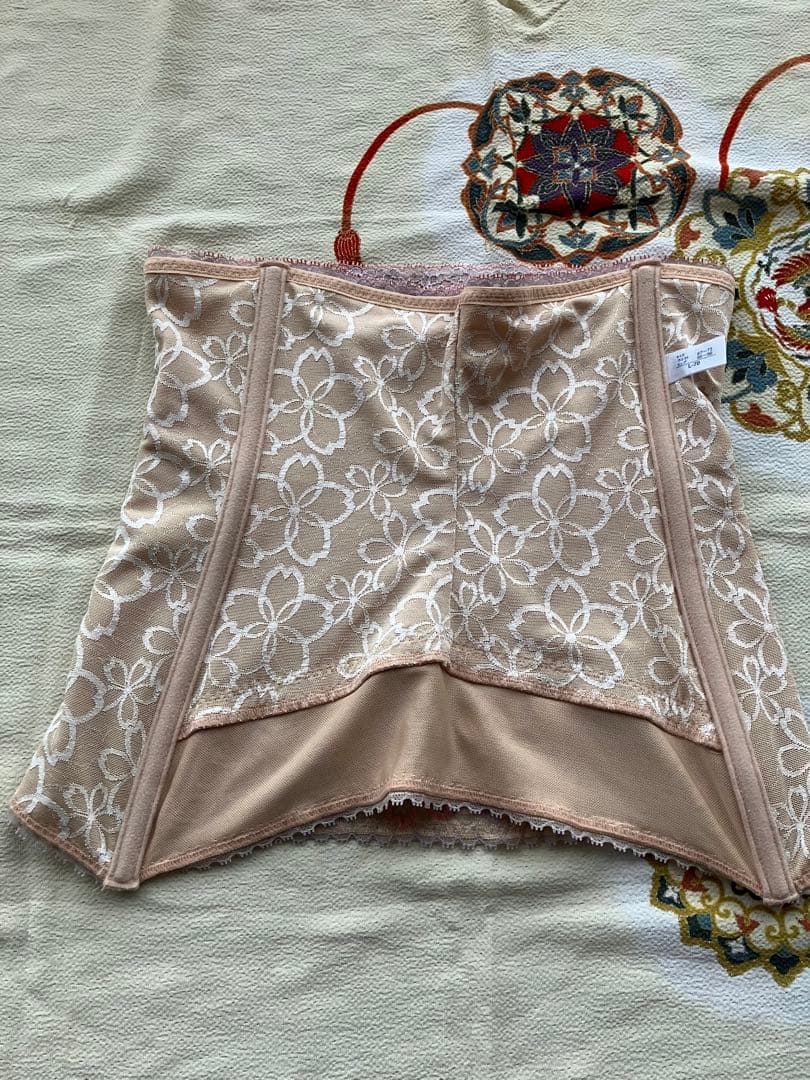 補正下着マルコアヴァンセサクラ3点セットと入れ物