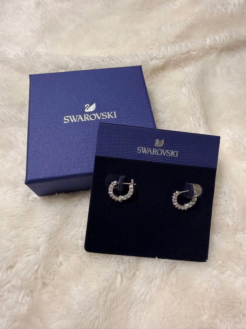 SWAROVSKI シルバーフープピアス ボックス付き